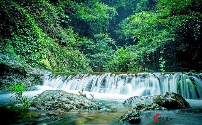 破碎的雕像